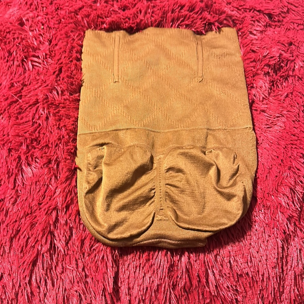 Girdle - Picture 2 of 3